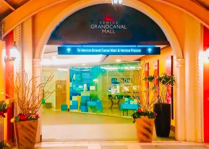 10f Luxury 1br At Park Mckinley West Near Venice Mall * Manila