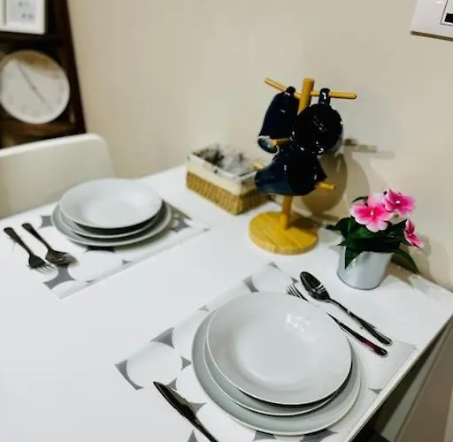 Apartment 10f Luxury 1br At Park Mckinley West Near Venice Mall Manila