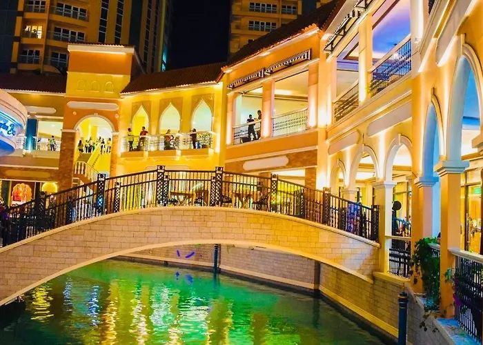 10f Luxury 1br At Park Mckinley West Near Venice Mall Apartment Manila