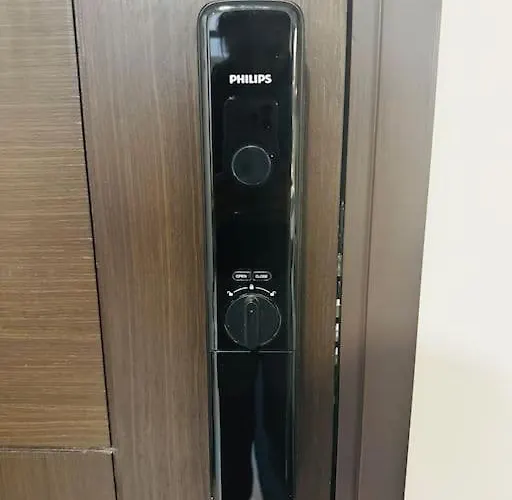10f Luxury 1br At Park Mckinley West Near Venice Mall Manila