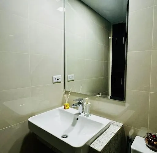 10f Luxury 1br At Park Mckinley West Near Venice Mall * Manila