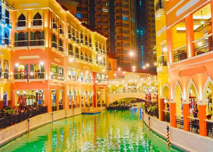 10f Luxury 1br At Park Mckinley West Near Venice Mall Manila